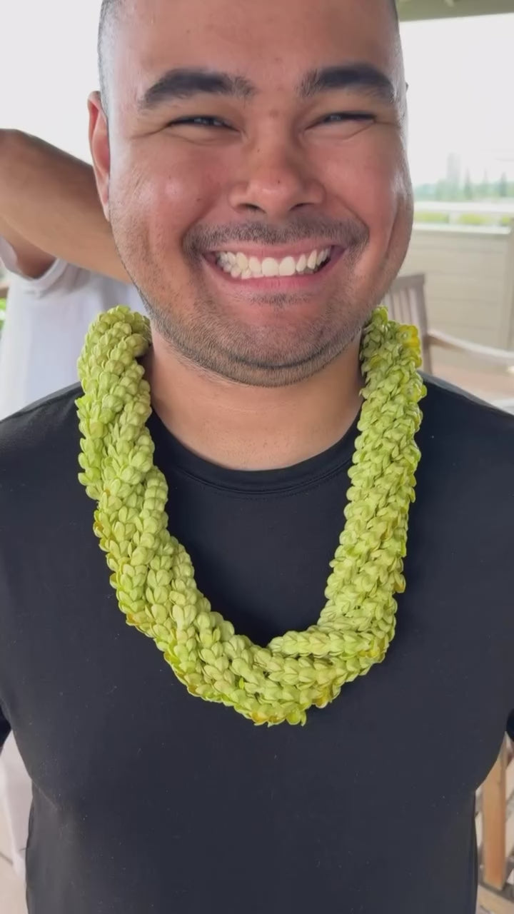 Pakalana Twisted Lei